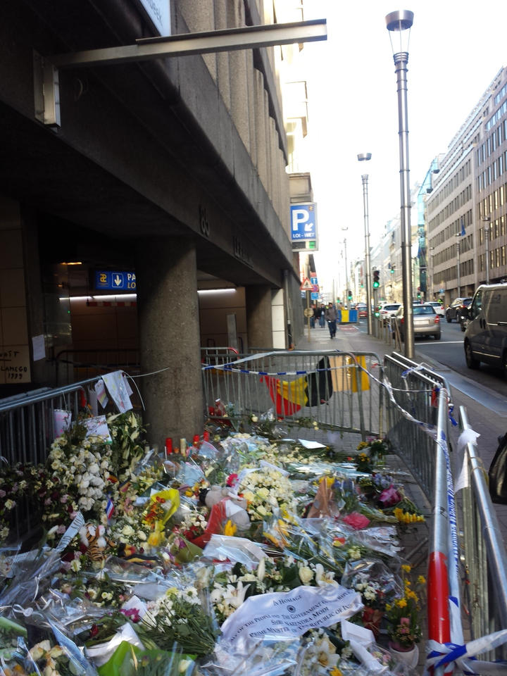 Flowers at Brussels Malbaek station, April 2016